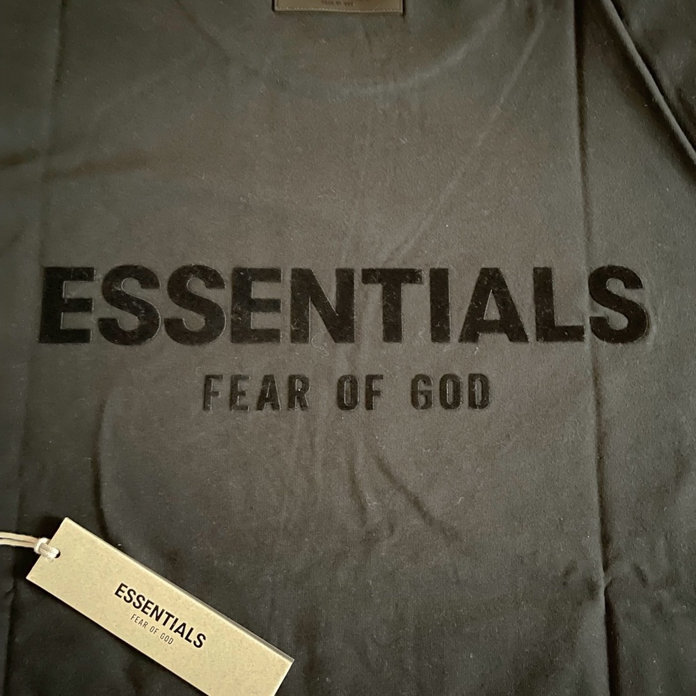 ESSENTIALS FEAR OF GOD T SHIRTS - Picture 2 of 9